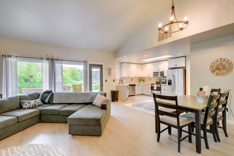 Dining Area | Dishware/Flatware