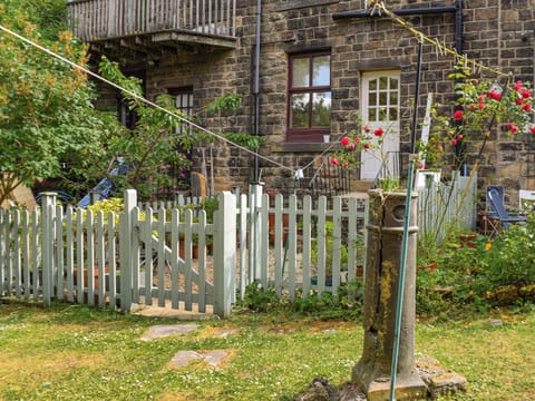 Exterior | Co Operative Cottage, Uppermill, near Saddleworth