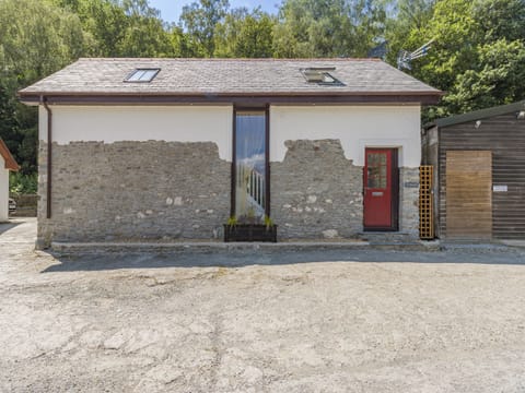 Exterior | Y Beudy, Capel Bangor, near Aberystwyth