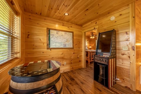 Indoor spa tub