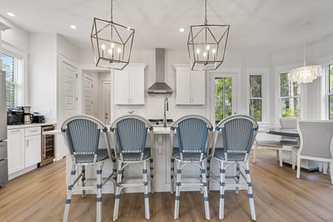 Kitchen Area with Bar