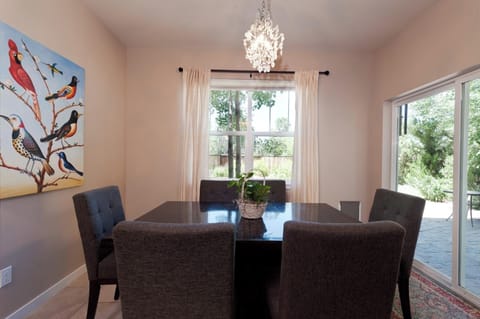 Dining Space (Seating for 6)