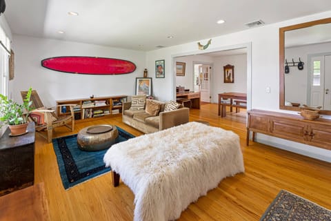 entrance, foyer area which leads to dining room