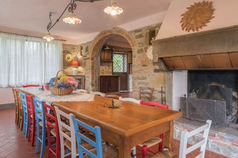 Amenities, Autumn, Dining Room, Room Detail, Spring, Summer