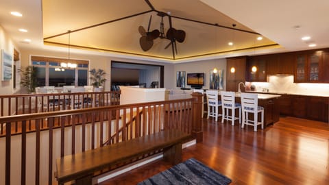 Large open concept main floor