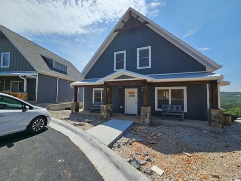 Front of Mountain Paradise Lodge