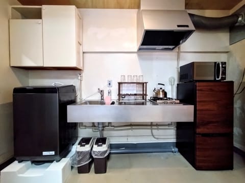 Fridge, microwave, stovetop, electric kettle