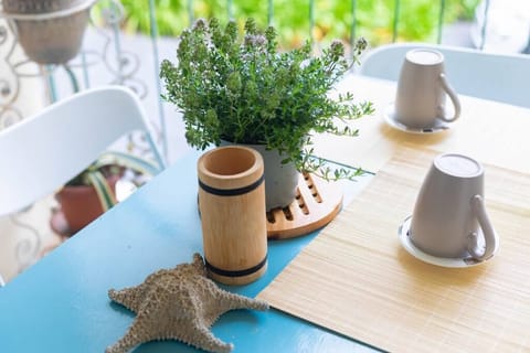 Decorative detail (1)