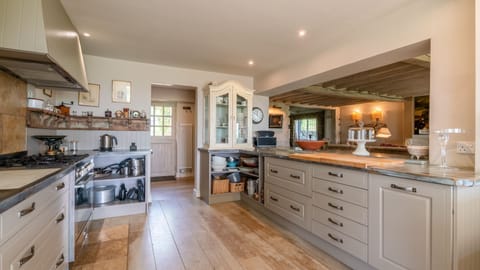Kitchen, Sixpenny Cottage, Bolthole Retreats