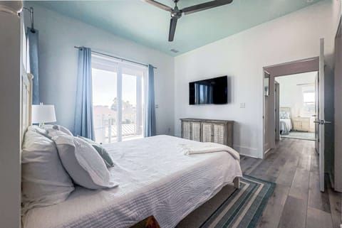 Lower level second bedroom with queen bed