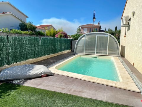 Indoor pool, outdoor pool