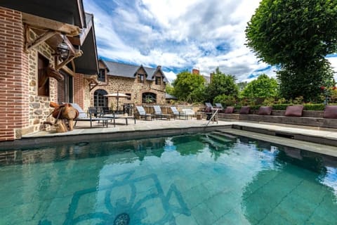 Indoor pool, outdoor pool