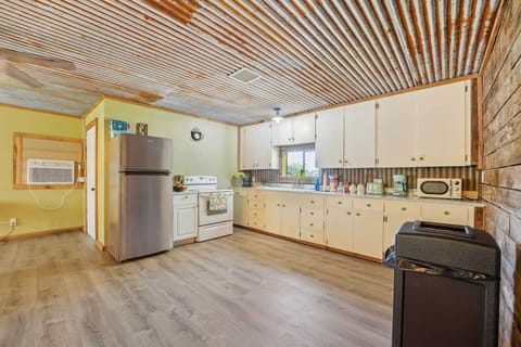 Kitchen | Cooking Basics | Coffee Maker | Blender | Microwave | Toaster