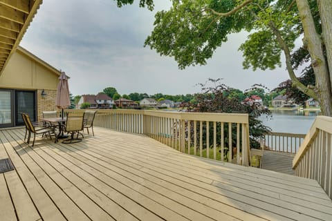 Shelby Township Vacation Rental | 3BR | 3.5BA | 3,500 Sq Ft | Stairs Required