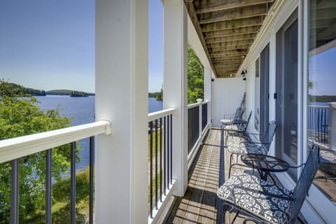 Silver Lake Vacation Rental | 2BR | 2.5BA | 1,800 Sq Ft | Staircase Required