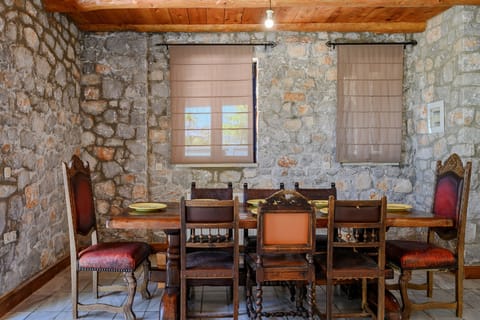 Manousaki,serene villa,pool,Near taverns,Crete,Greece