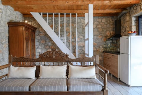 Manousaki,serene villa,pool,Near taverns,Crete,Greece