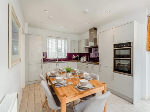 Kitchen/diner | One The Loan, Tornagrain, near Inverness