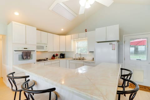 Fully Equipped Kitchen | Upper Level