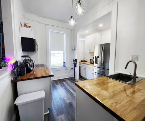 Stainless steel appliances and free 300+mbp wifi connection.