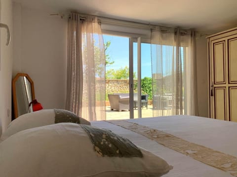 location saisonniere piscine spa calme detente nature parc riviere gard occitanie gite_de_charme art riviere serenite luxe design authenticite chic