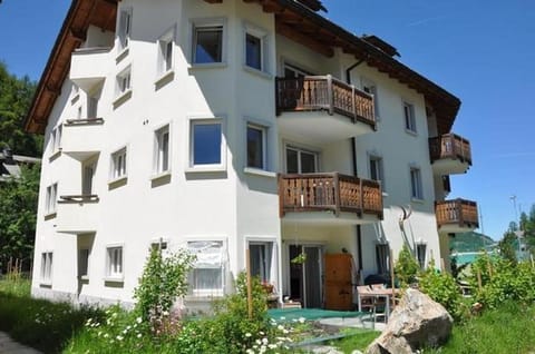 Exterior view Summertime