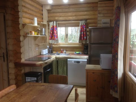 C7CCD225-80B6-45A2-AA17-04A37B35B9EA