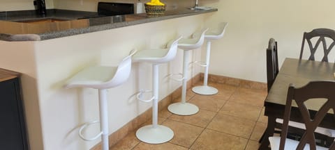 Seating for 10.  Large leaf on dinning table. 