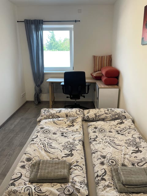 1 bedroom, in-room safe, desk, iron/ironing board