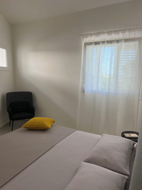 3 bedrooms, in-room safe, desk, iron/ironing board