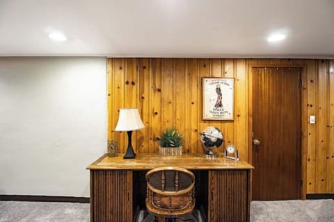 Lower level work space