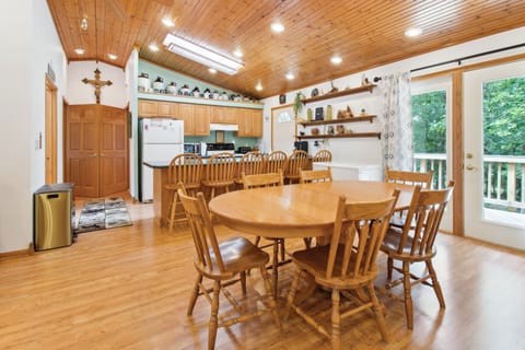 Kitchen & Dining Area | Keyless Entry