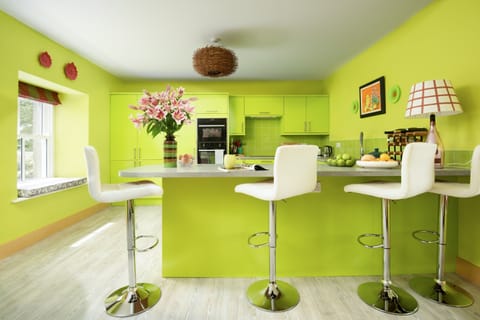 Fell End - breakfast bar with bar stool seating for 4