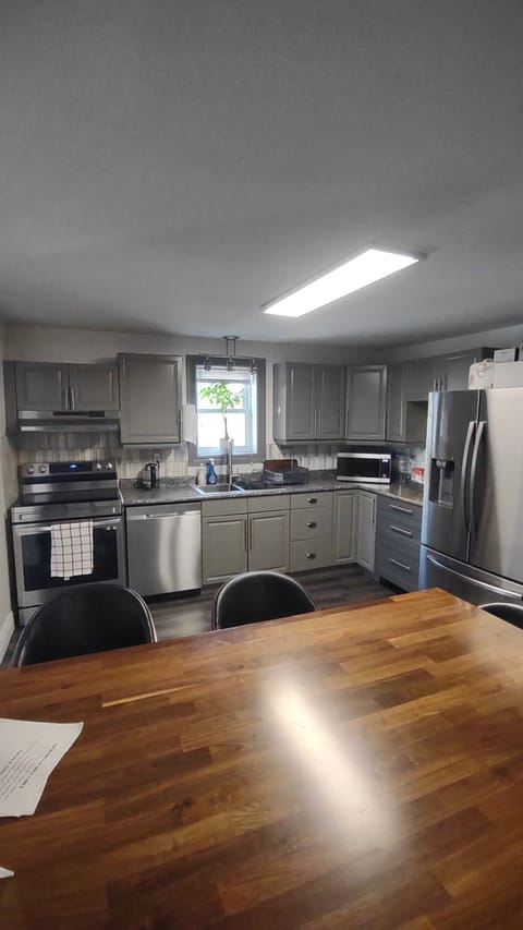 All new main appliances kitchen  just upgrade. 