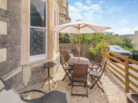 Sitting-out-area | Highbury House, Weston-super-Mare