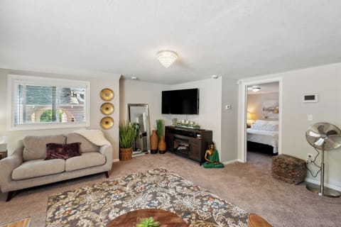 Manitou Springs Vacation Rental | 2BR | 1.5BA | 1,037 Sq Ft | Stairs to Access