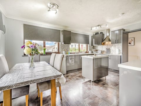 Kitchen/diner | Highview, Brodick, Isle of Arran