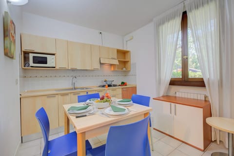 Kitchen and dining area