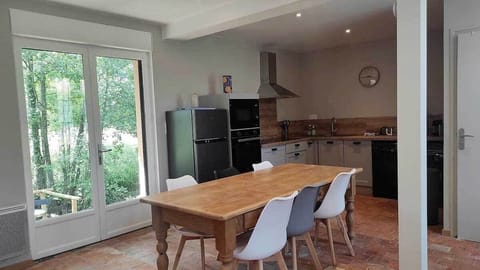 6ff41229-f4c9-419d-956a-6357b65e1d8b