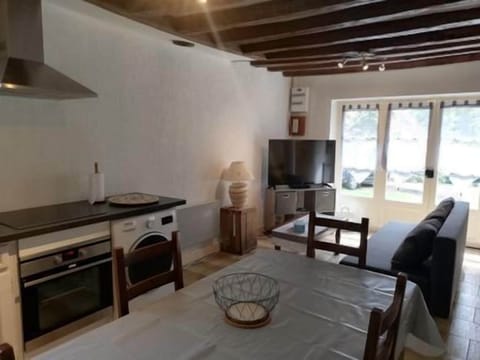 9d487f9b-59b9-476a-b5d0-5b07844384a8