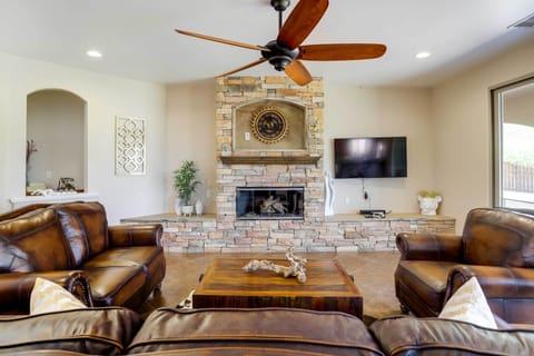 Living Room | Single Story | Free WiFi | Central Heat & A/C | Gas Fireplace