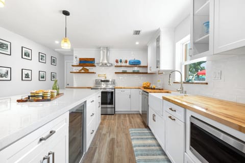 Fully equipped kitchen