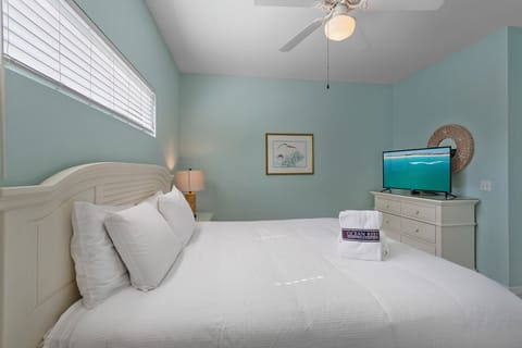 Toes in the Sand Guest House Bedroom