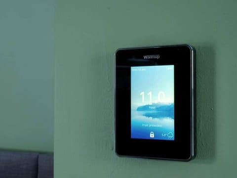 Underfloor heating thermostat and controls.