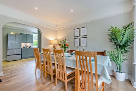 Fosseside House Dining Room - StayCotswold