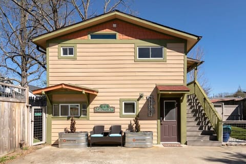 Exterior of the Lower Peach