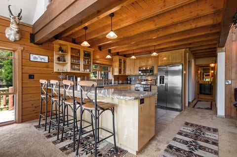 Spacious kitchen to cook and entertain