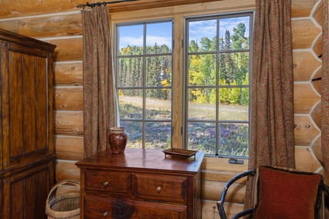 Second master King suite with views of the ski run!