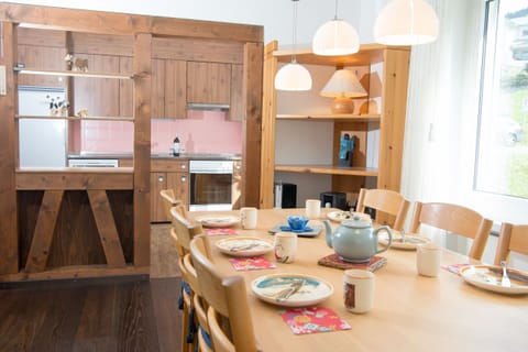 Living area with access to the kitchen