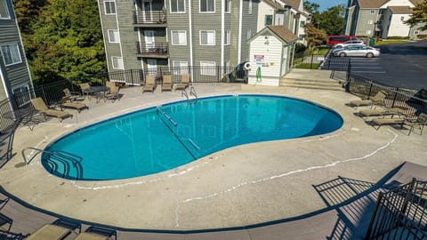 Summit Gatlinburg Condos Outdoor Pool